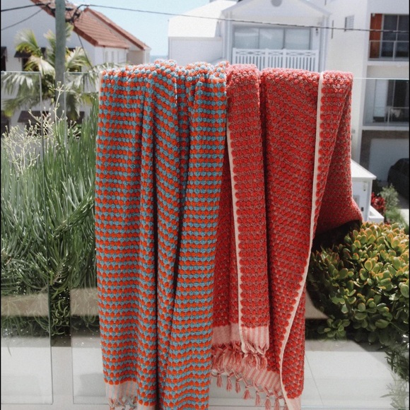 Mayde Home Crescent towel Cuba 'Beach towel’ in NWT 100% Buldan cotton - Picture 10 of 10